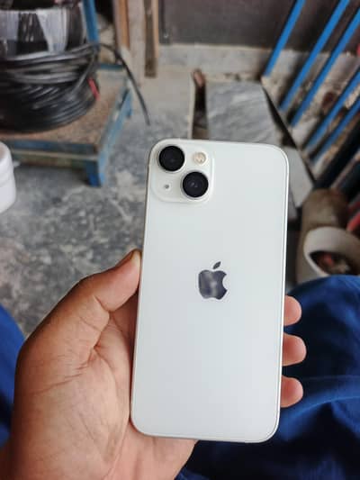 Apple iPhone 13