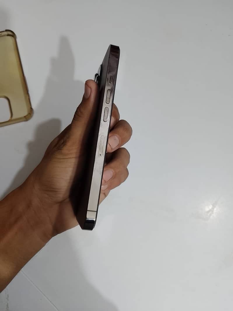 Apple iPhone 13 Pro 2