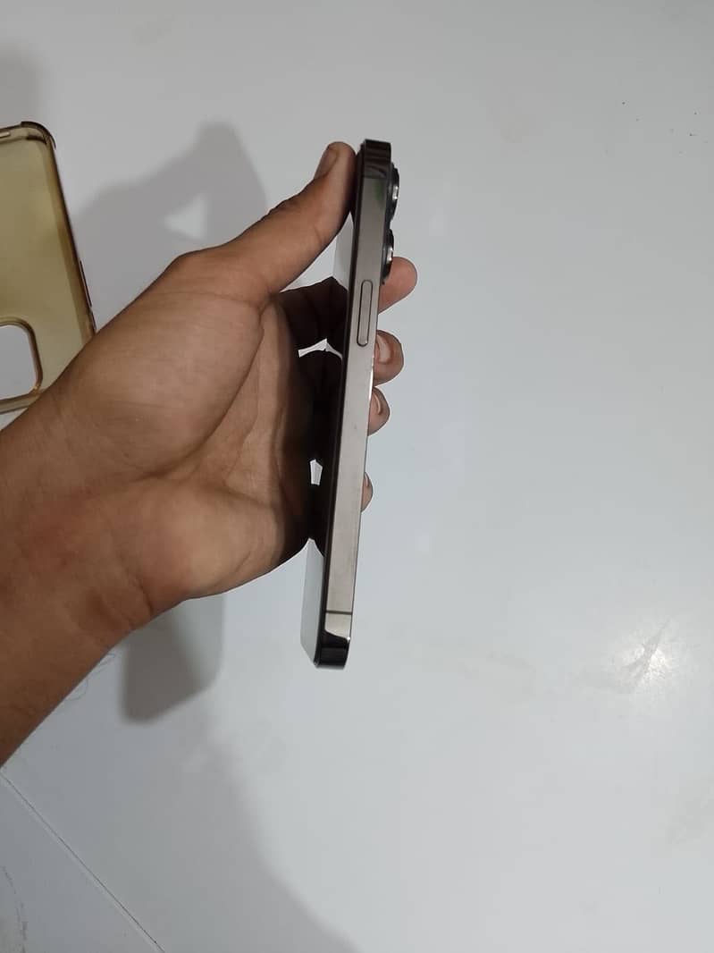 Apple iPhone 13 Pro 3