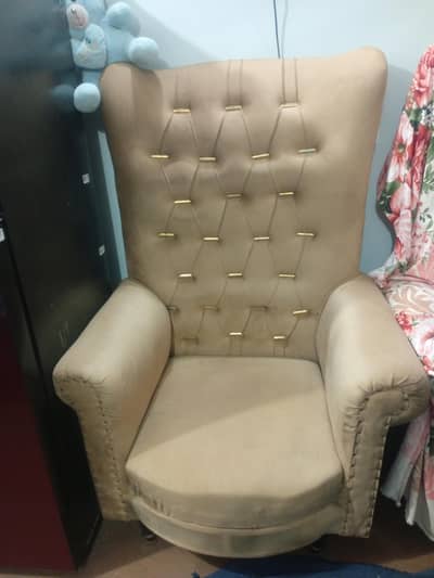 2 high beg chairs for sell