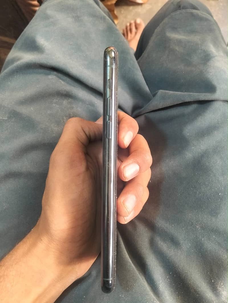 Apple iPhone 11 Pro Max 5