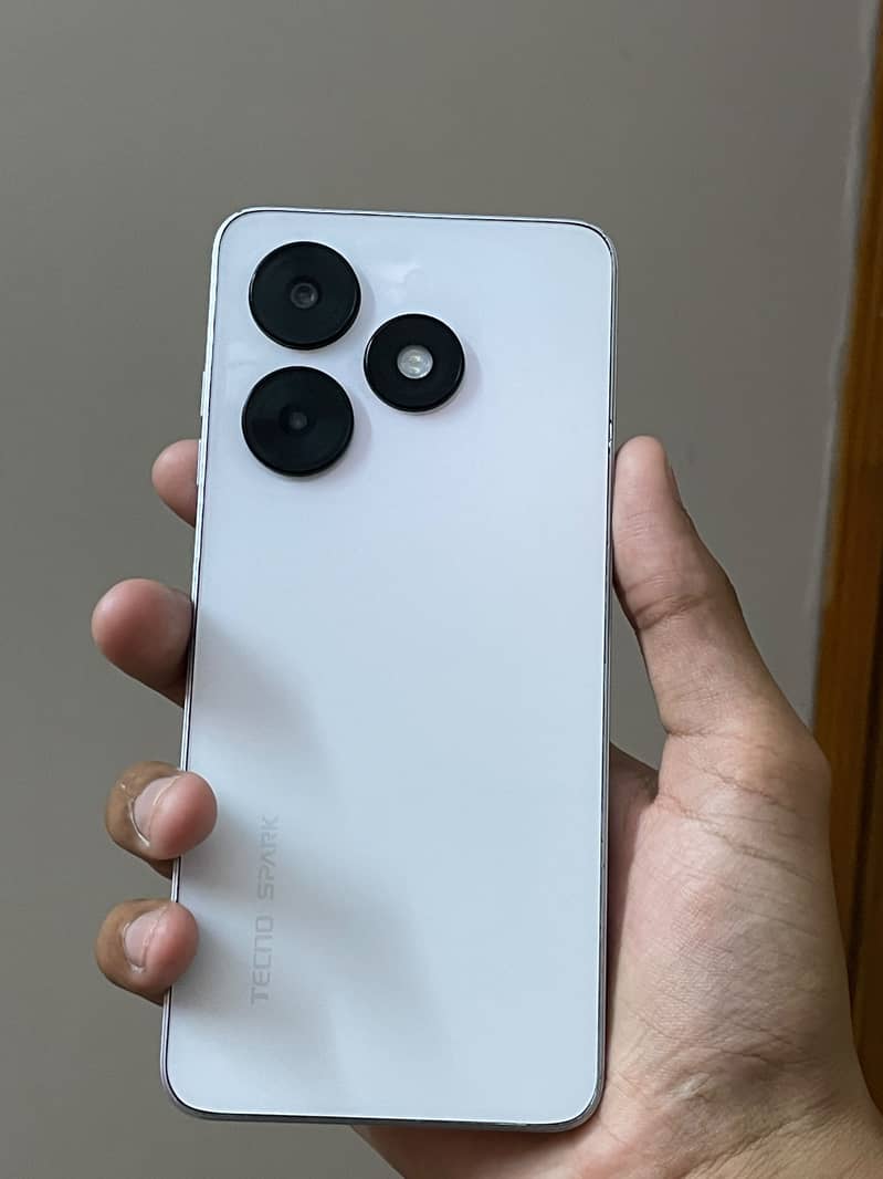 Tecno Spark 20C 3