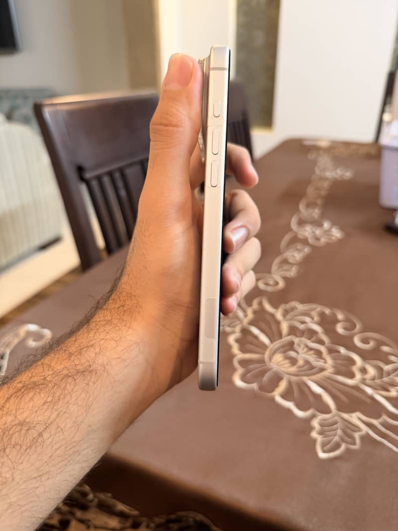 Apple iPhone 17 Pro Max 3
