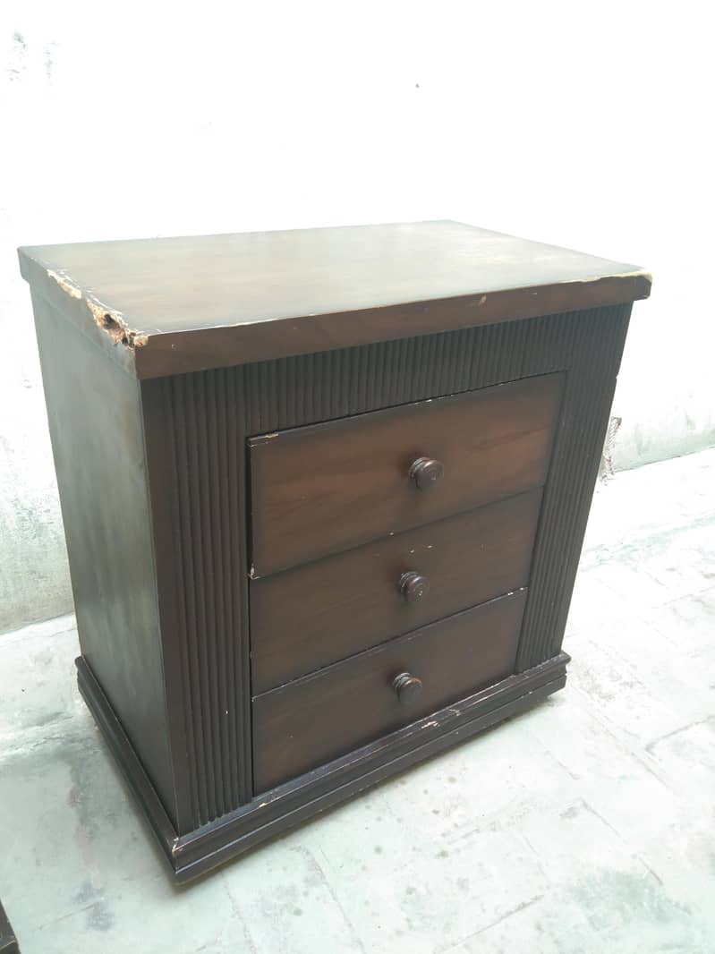 2 BedSides Table 0