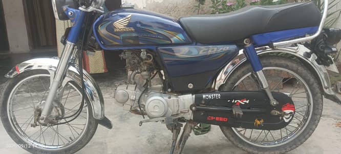 bike 10 / 10 hai body aur engine wise engine bilkul smooth hai