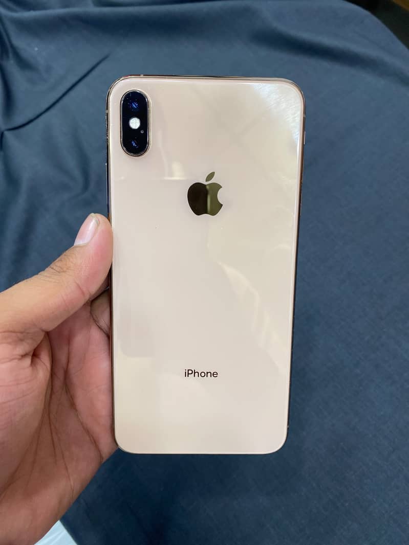 Apple iPhone XS Max 4