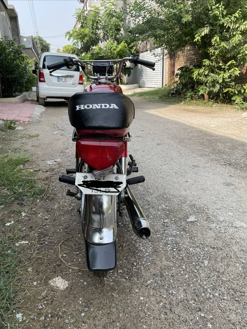 Honda CD70 3