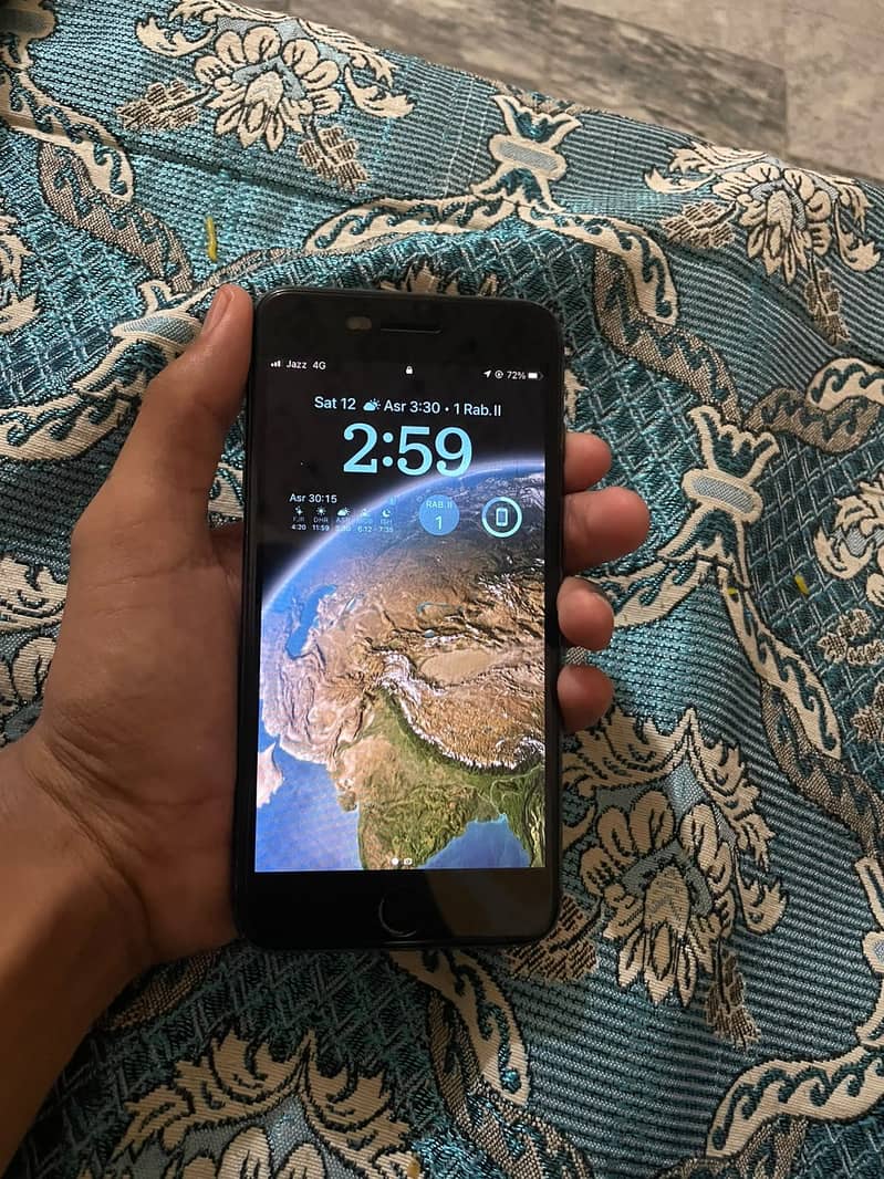 Apple iPhone 8 Plus 2