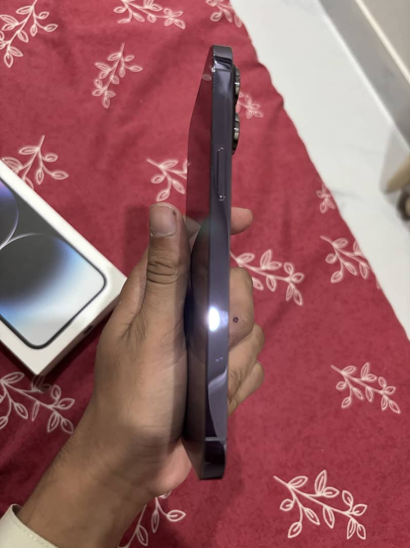 Apple iPhone 14 Pro Max 6