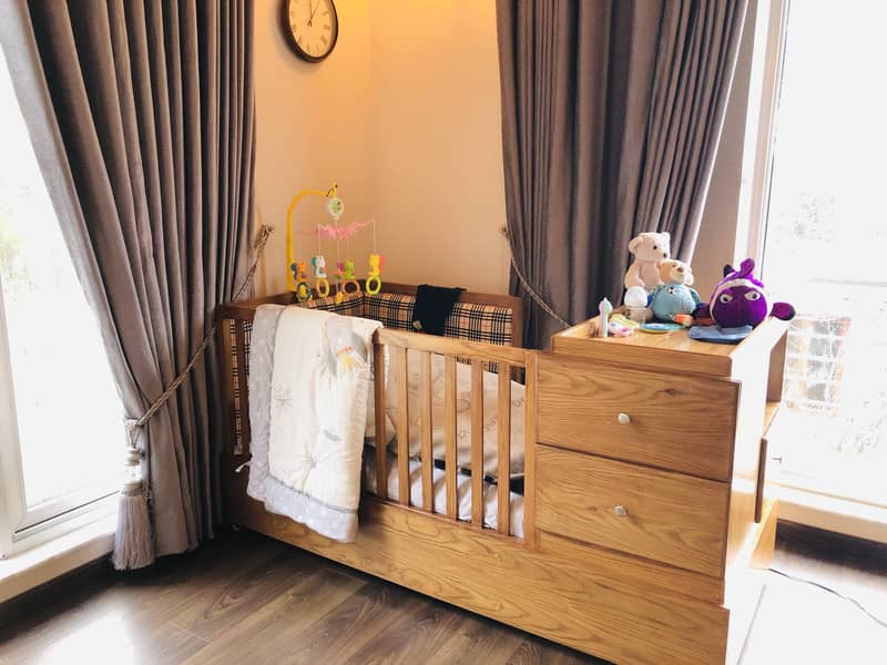 Wooden cot 2