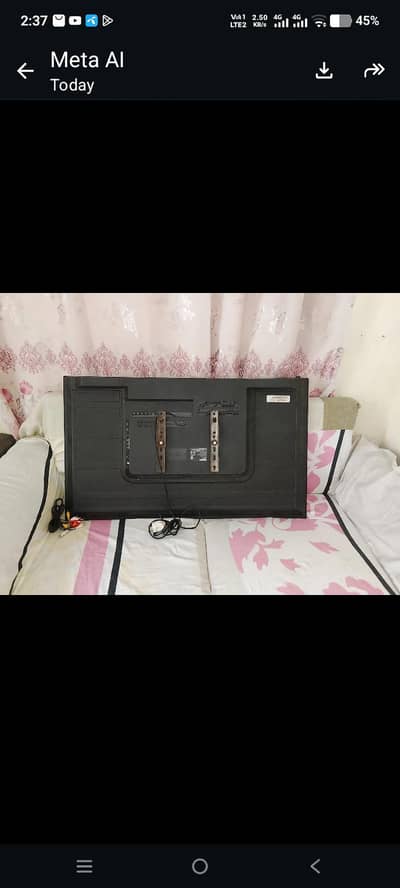 Orient LED Tv 32 inch Dolby Audio HD neat condition with wall brackets