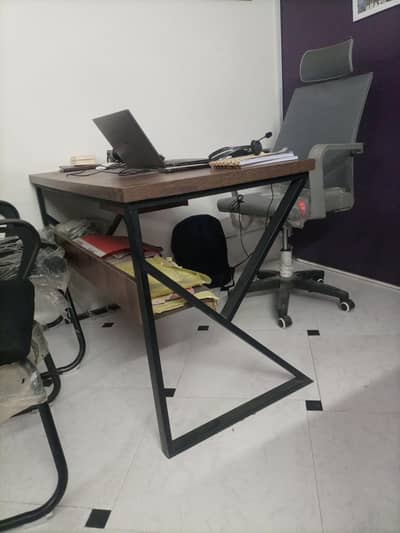 sales girls required in office 0319/0171/915