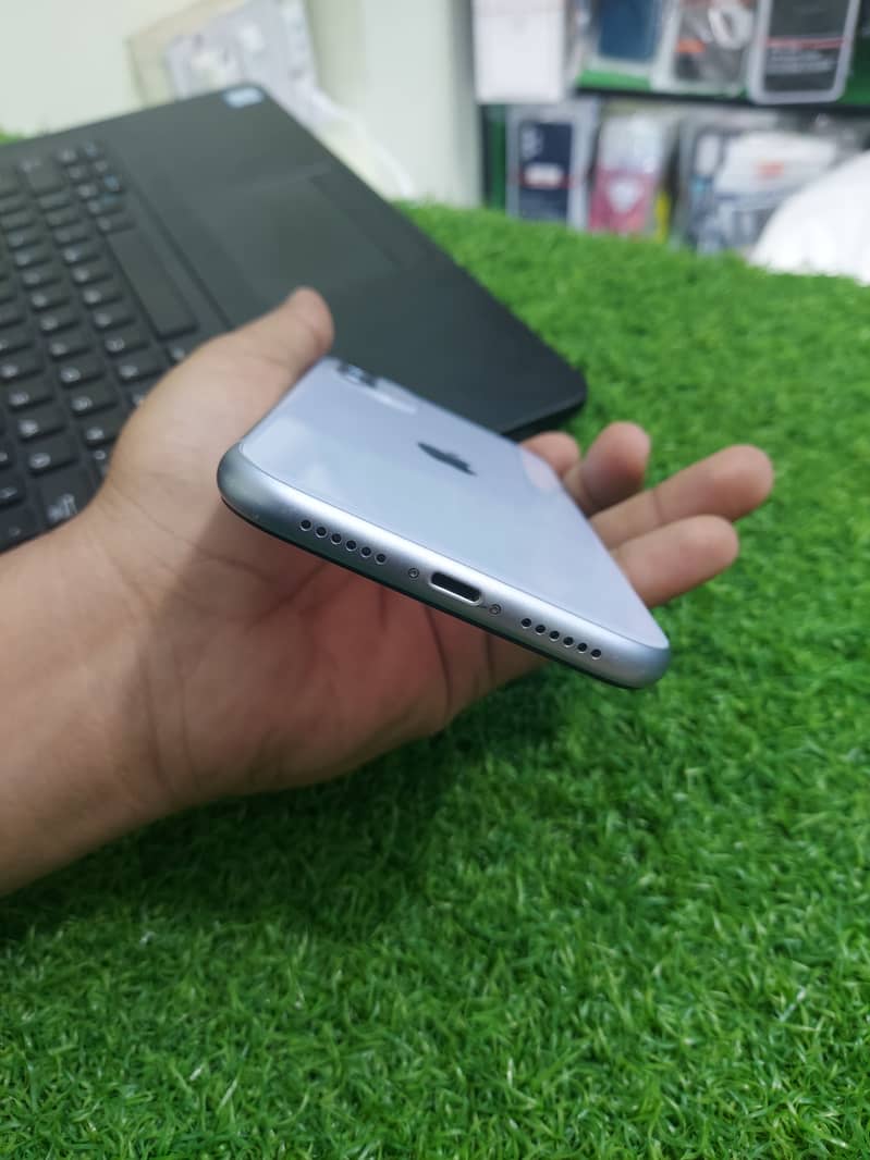 Apple iPhone 11 2