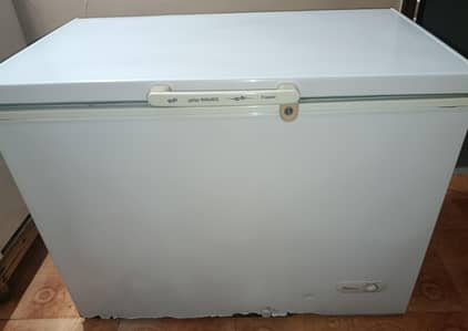 Urgent sale - Single door Dawlance deep freezer - working perfectly.
