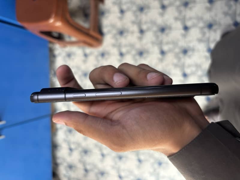 Google Pixel 8 4