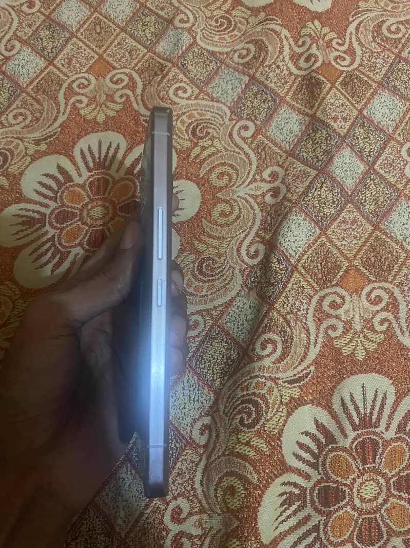 Sharp Aquos R7 5