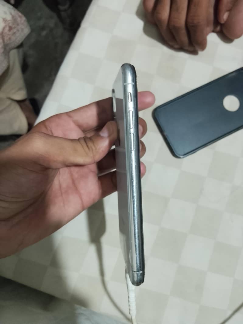 Apple iPhone X 6