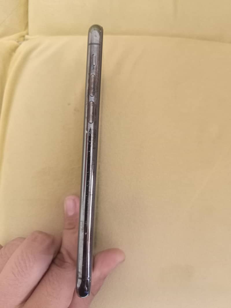 Apple iPhone X 5