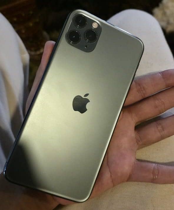 Apple iPhone 11 Pro Max 4