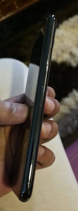 Apple iPhone 11 Pro Max 6