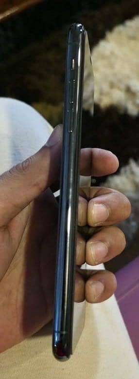 Apple iPhone 11 Pro Max 8