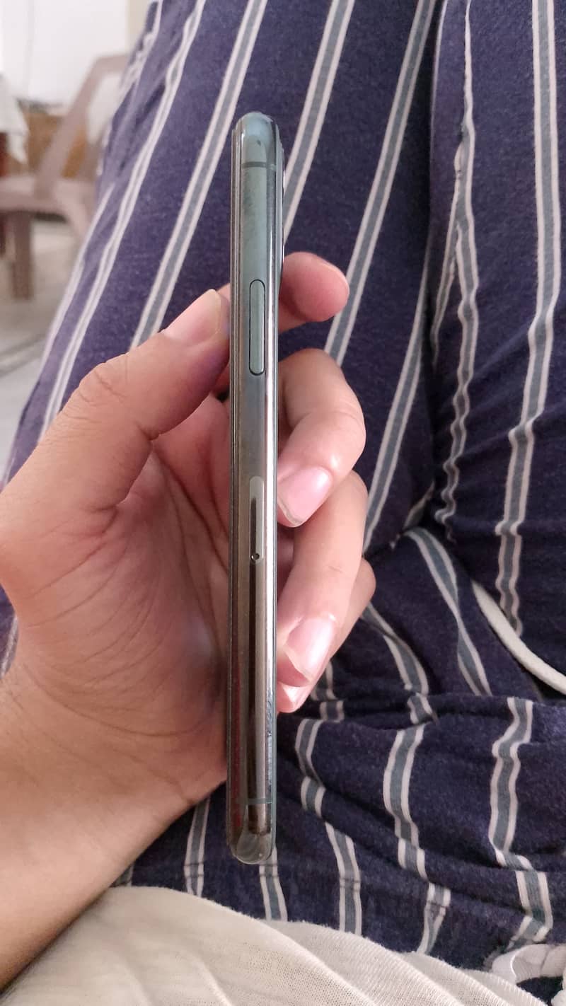 Apple iPhone 11 Pro 1