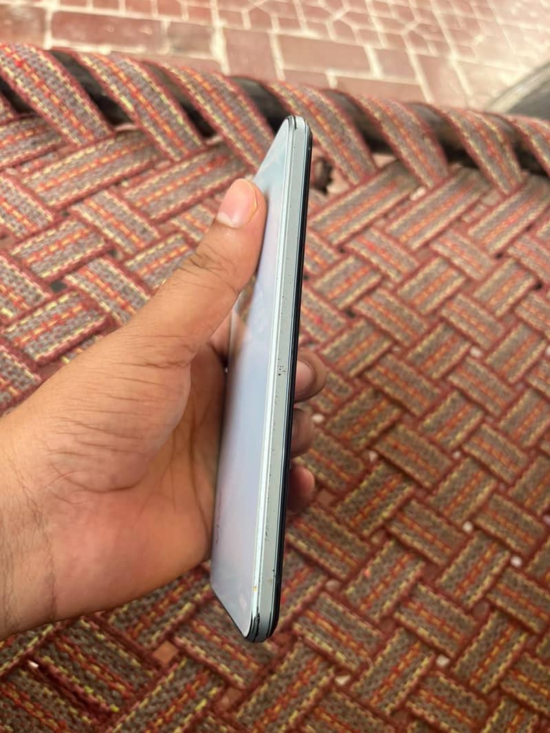 Vivo Y21 1