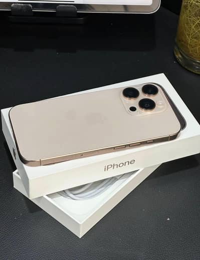 Iphone 16 pro max 256gb Gold 98 Battery Health 10/10 Condition Box