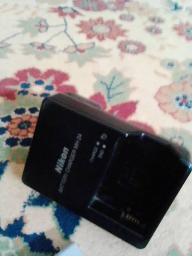 Nikon D3300 NO ISSUES 2
