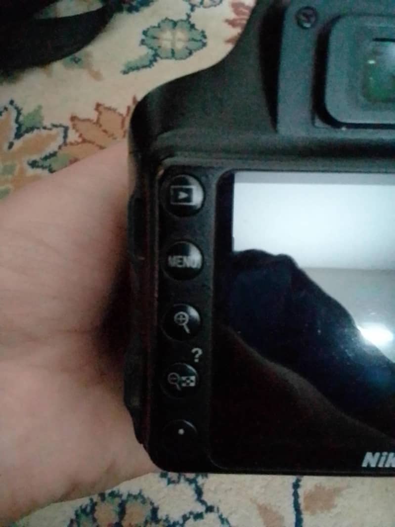Nikon D3300 NO ISSUES 6