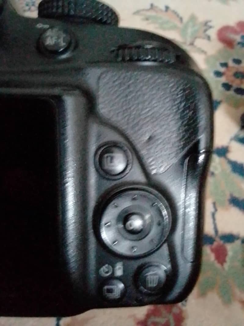 Nikon D3300 NO ISSUES 7