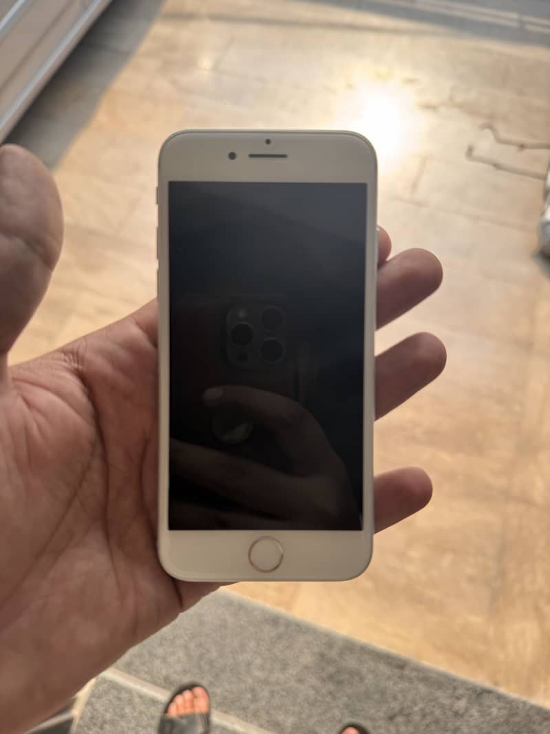 Apple iPhone 8 6
