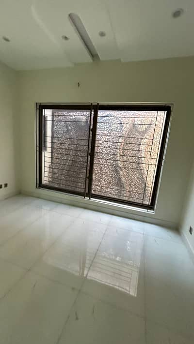10 Marla House For Rent In Bahria Town Lahore - Prime Location Sector C