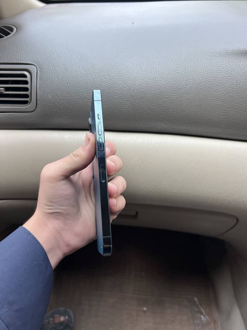 Apple iPhone 12 Pro Max 3