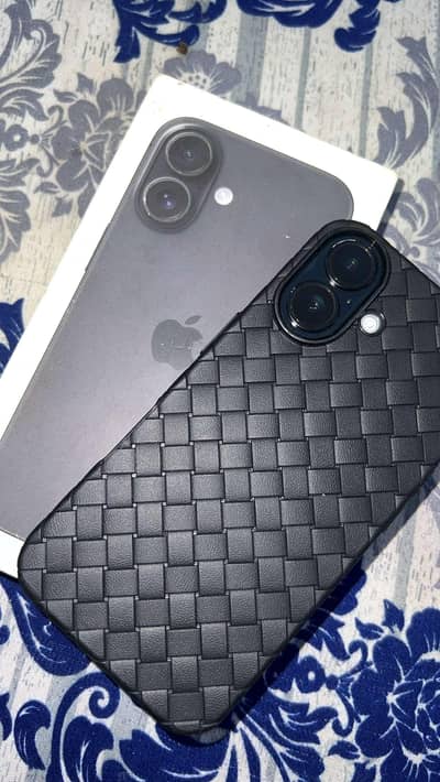 iPhone 16 with box (128gb) JV (10/9) condition (89%) hlth