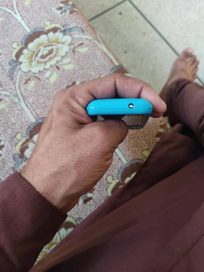 Q Mobile 6