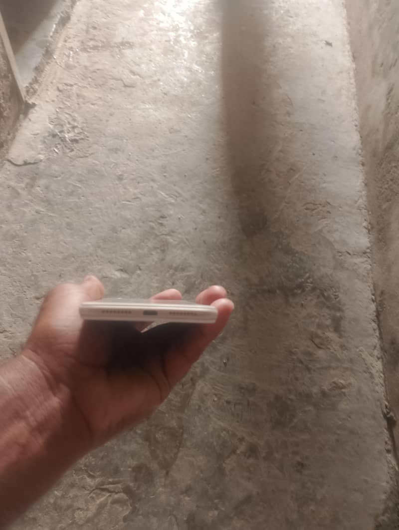 OPPO A37 1