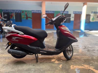 United 100 CD Scooty