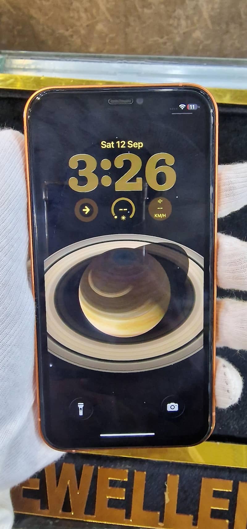 Apple iPhone 11 4