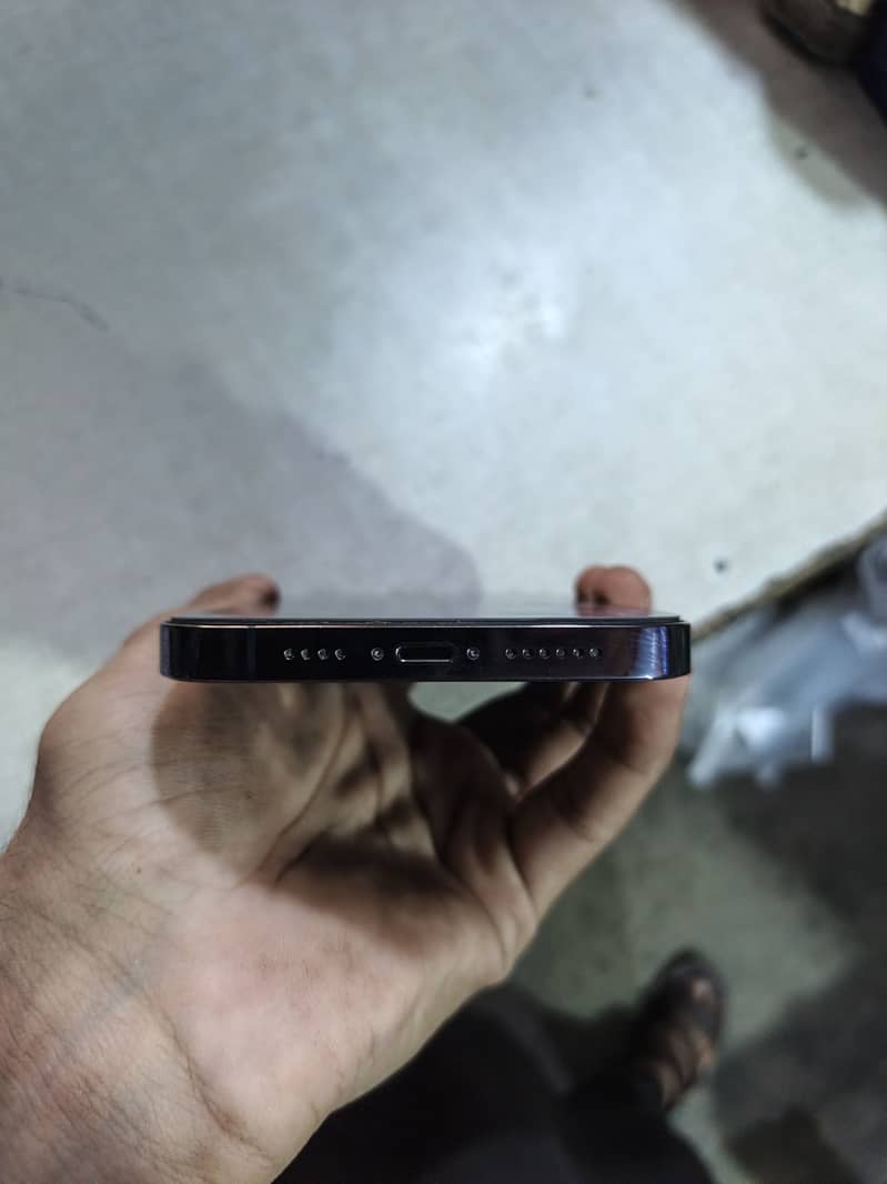 Apple iPhone 14 Pro Max 1