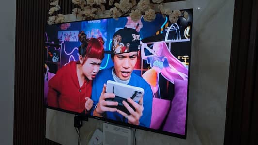 BETTRO 43-Inch Smart LED TV – Very lightly used, in excellent conditio