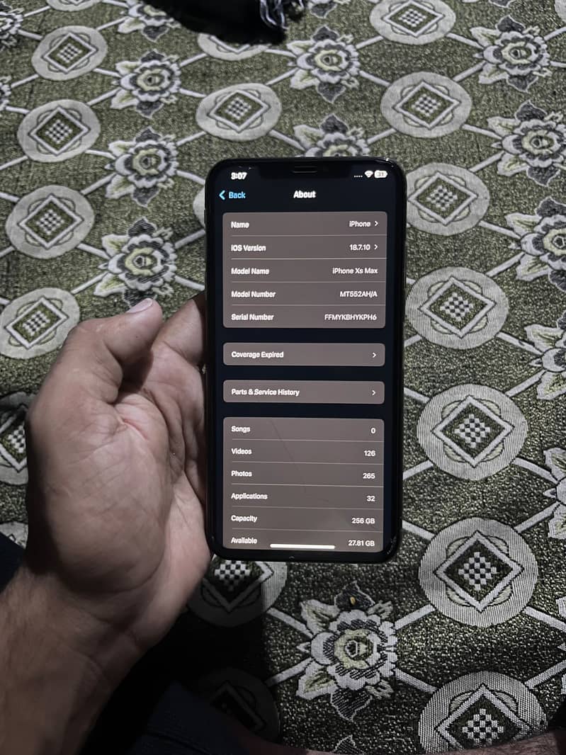 Apple iPhone XS Max 7