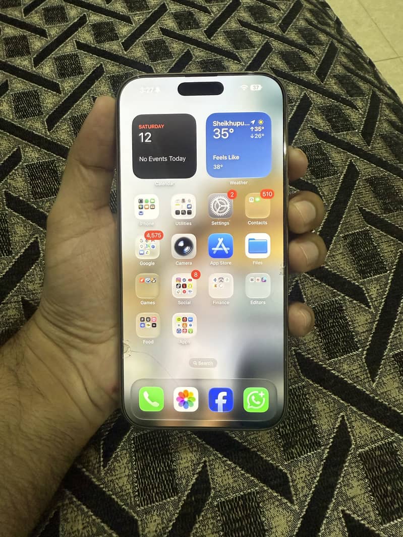 iPhone 16 Pro Max 2