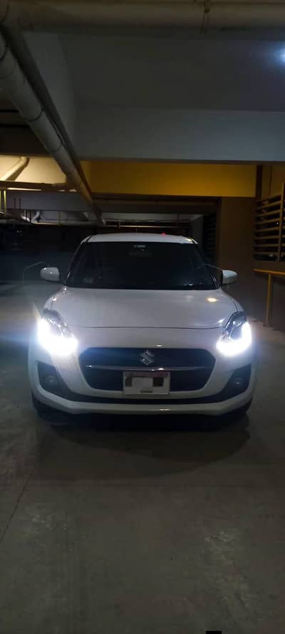 Suzuki Swift GLX 2024