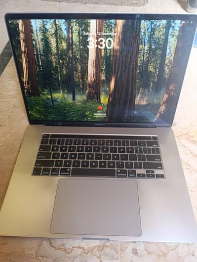 Macbook pro 2019 , 16 inch , 512 ssd, 16gb ram touchbar