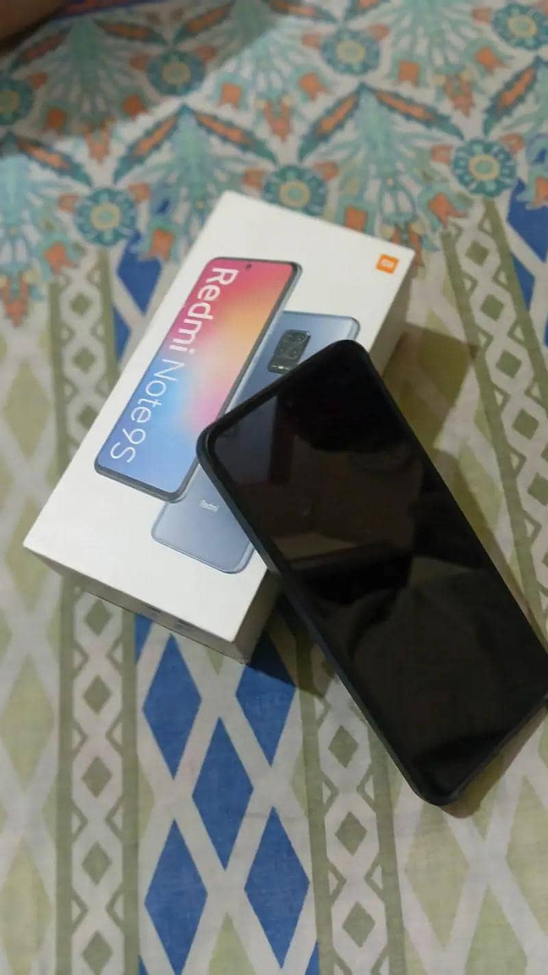 Xiaomi Redmi Note 9S comol 0