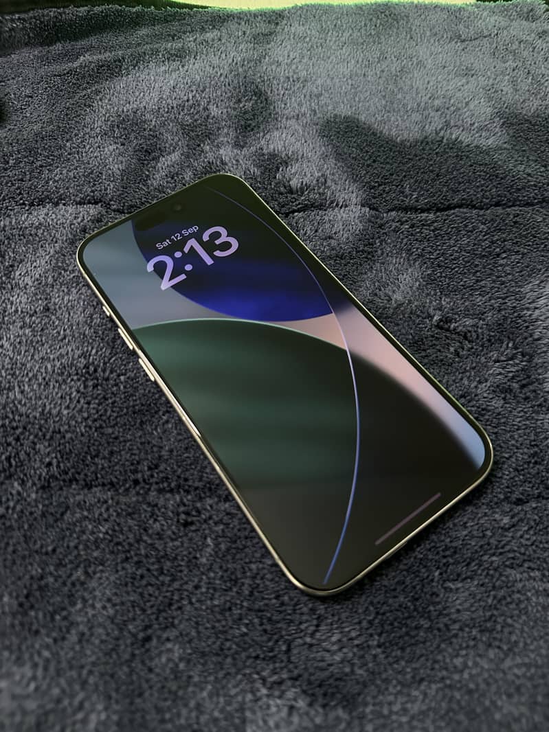Apple iPhone 15 Pro 0