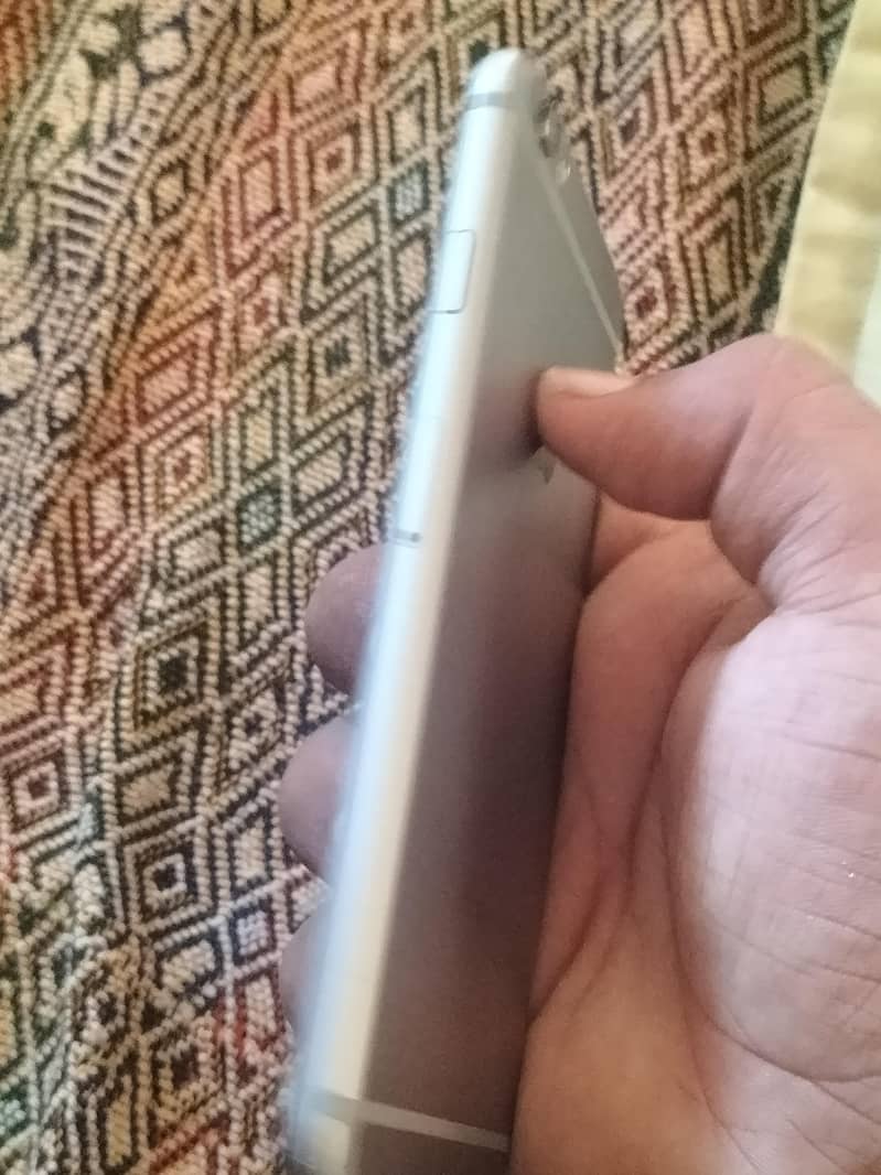 Apple iPhone 6S 2