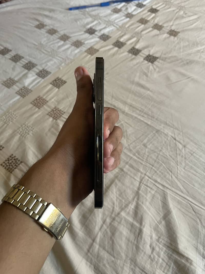 Apple iPhone 12 Pro 1