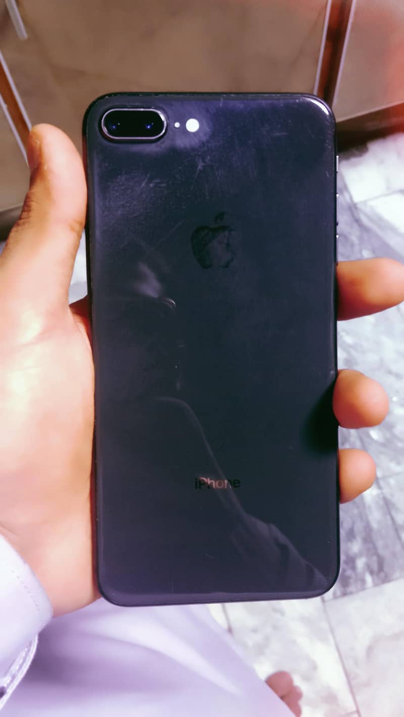 Apple iPhone 8 Plus 0
